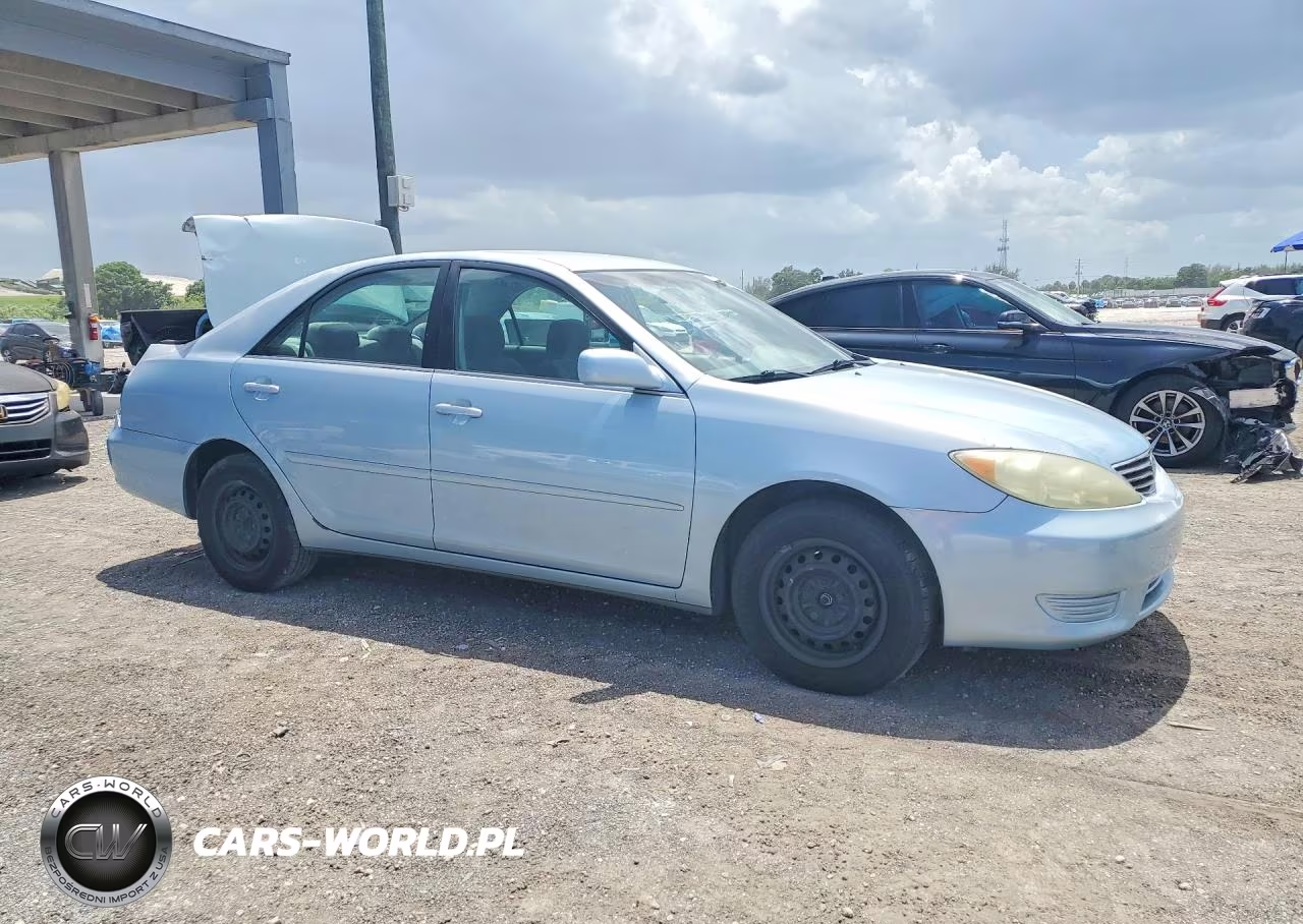 2005 Toyota Camry Le VIN:4T1BE32K85U516418 - 4