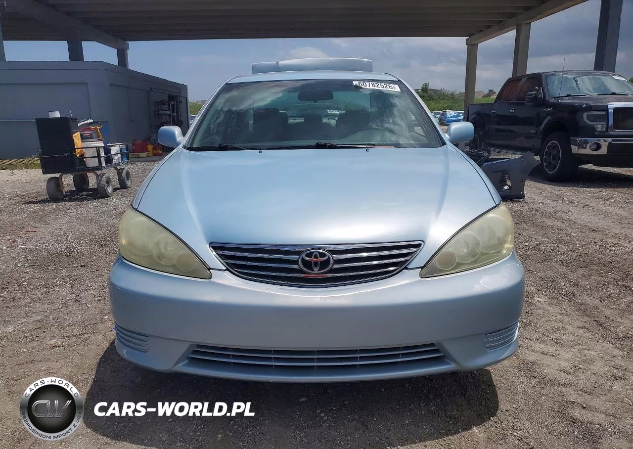 2005 Toyota Camry Le VIN:4T1BE32K85U516418 - 5