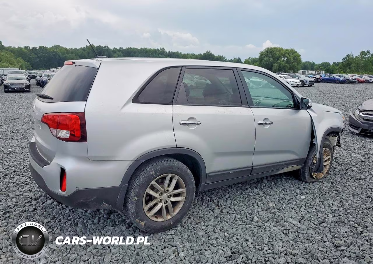 2015 Kia Sorento Lx VIN:5XYKT3A69FG621129 - 3