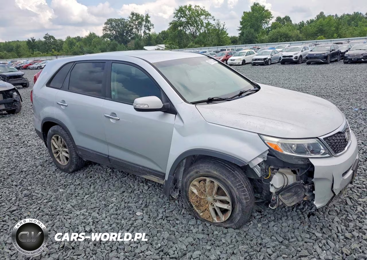 2015 Kia Sorento Lx VIN:5XYKT3A69FG621129 - 4