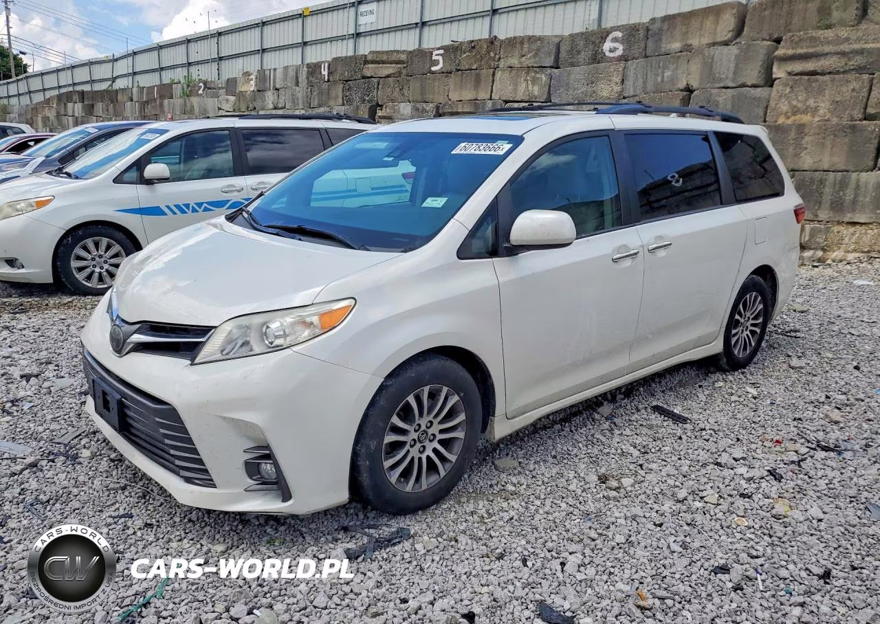 2018 Toyota Sienna Xle 8-Passenger