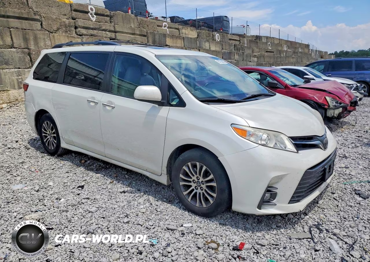 2018 Toyota Sienna Xle 8-Passenger VIN:5TDYZ3DC3JS910058 - 4