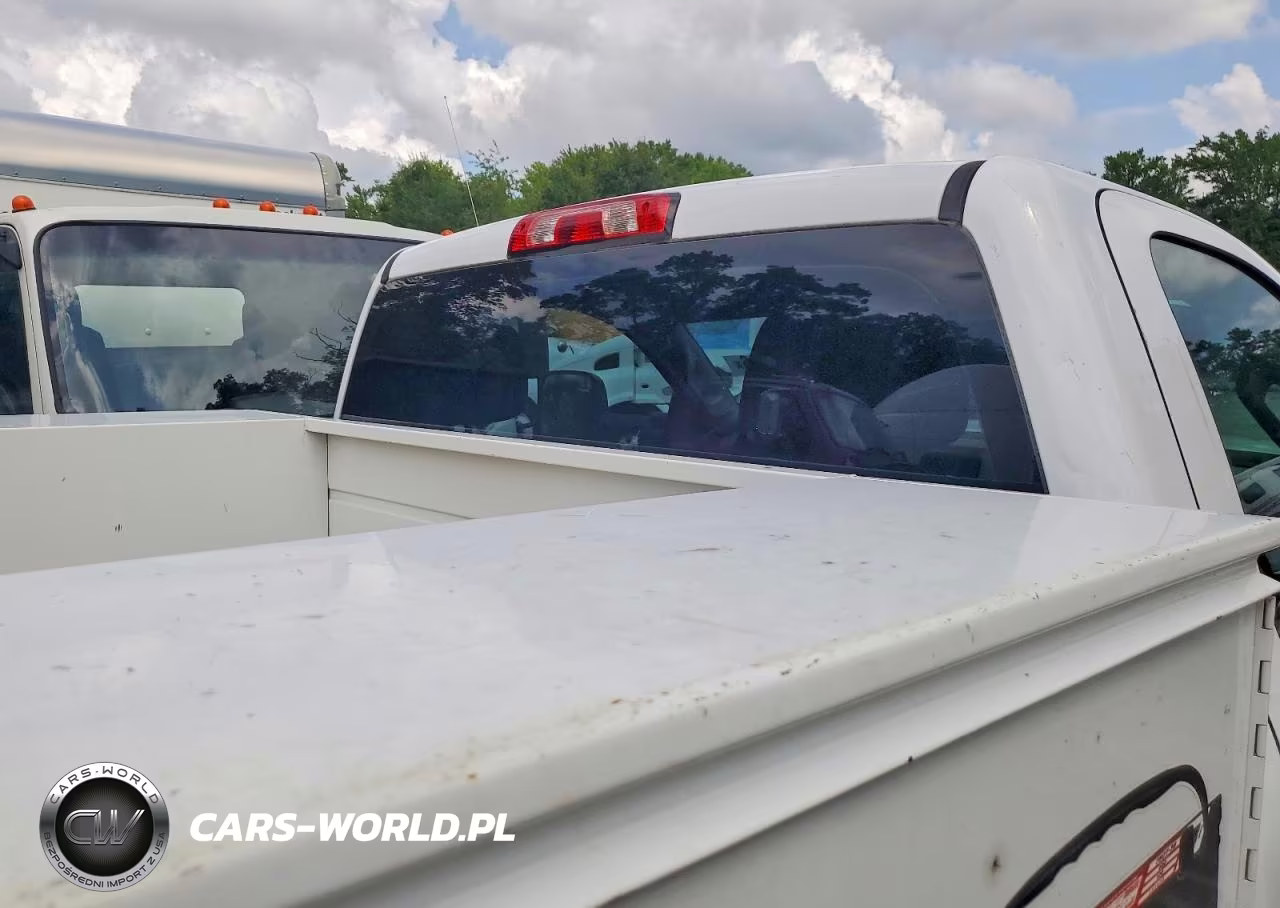 2015 Chevrolet Silverado K2500 Heavy Duty VIN:1GB0KUEG1FZ502872 - 10