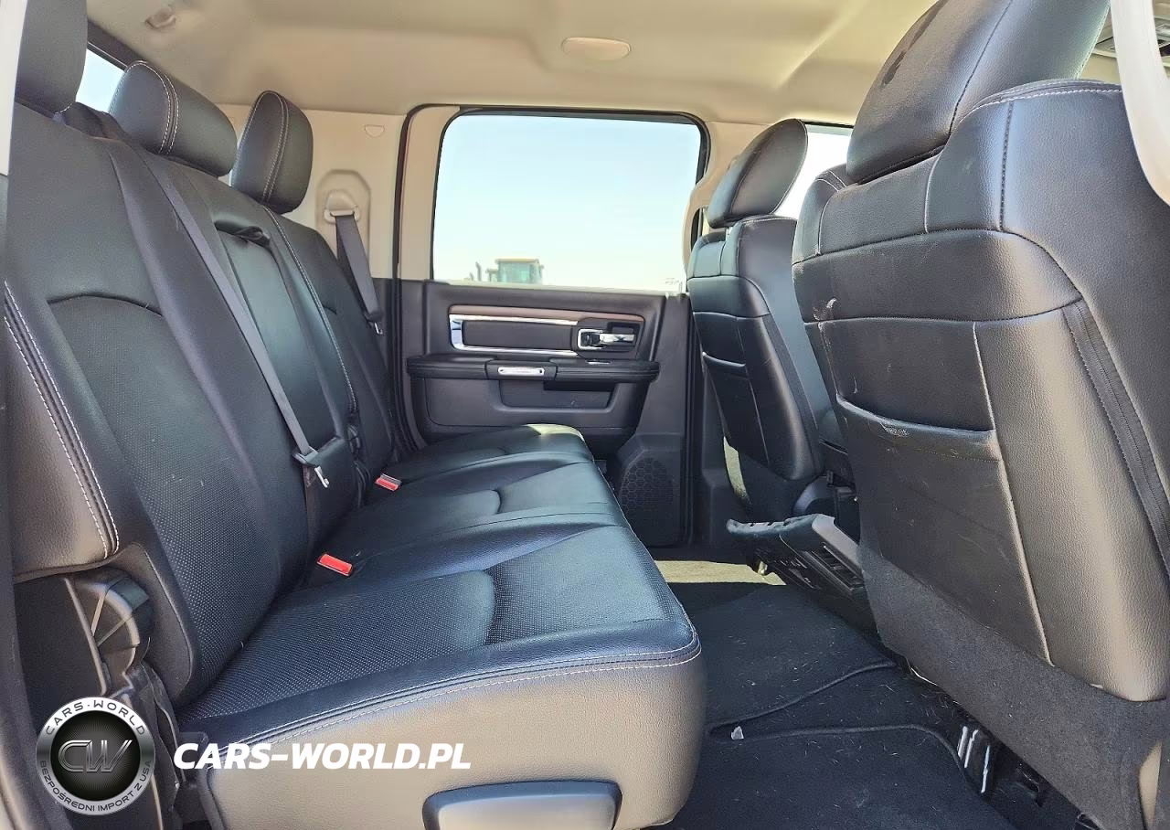 2017 Ram 2500 Laramie VIN:3C6UR5NJ9HG588954 - 10