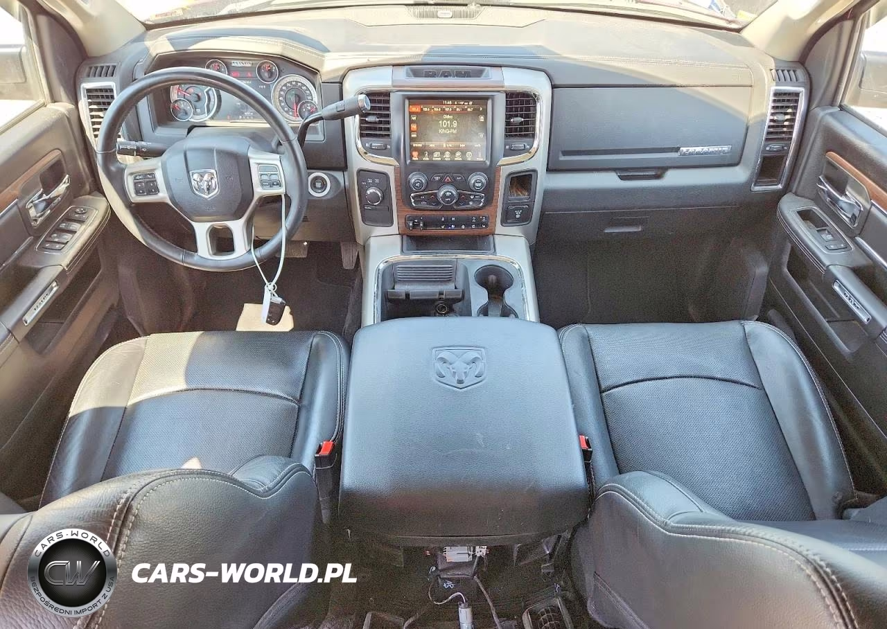 2017 Ram 2500 Laramie VIN:3C6UR5NJ9HG588954 - 8