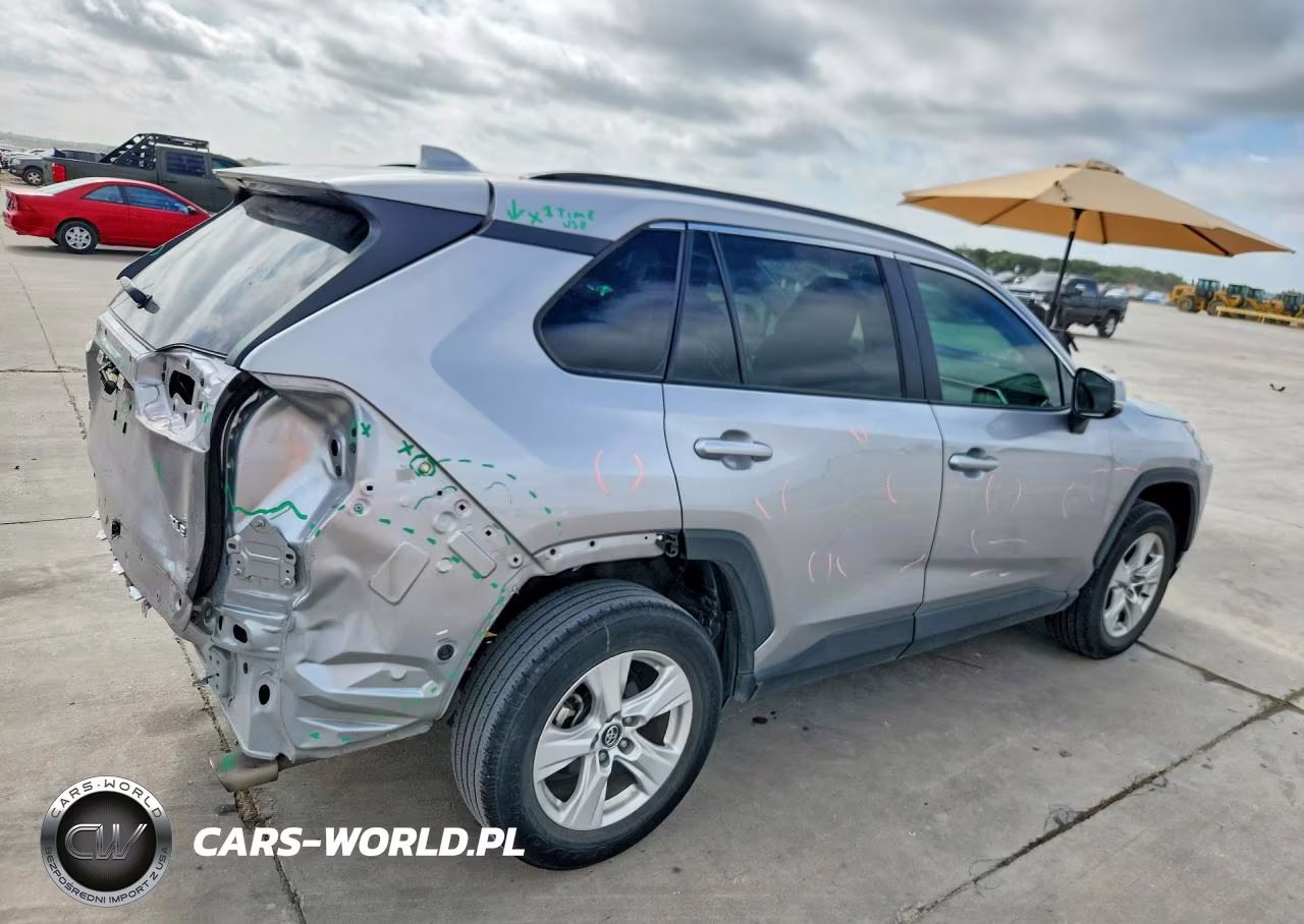 2020 Toyota Rav4 Xle VIN:2T3W1RFV0LC037811 - 3