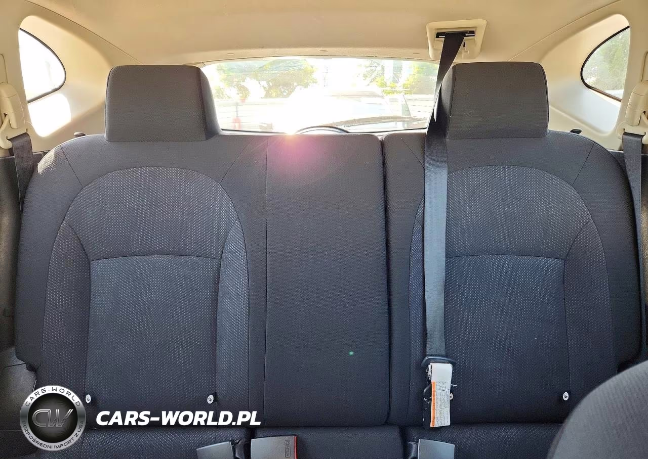 2015 Nissan Rogue Select S VIN:JN8AS5MV1FW753824 - 10