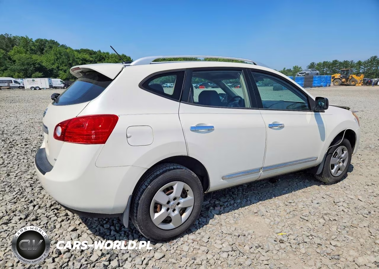 2015 Nissan Rogue Select S VIN:JN8AS5MV1FW753824 - 3