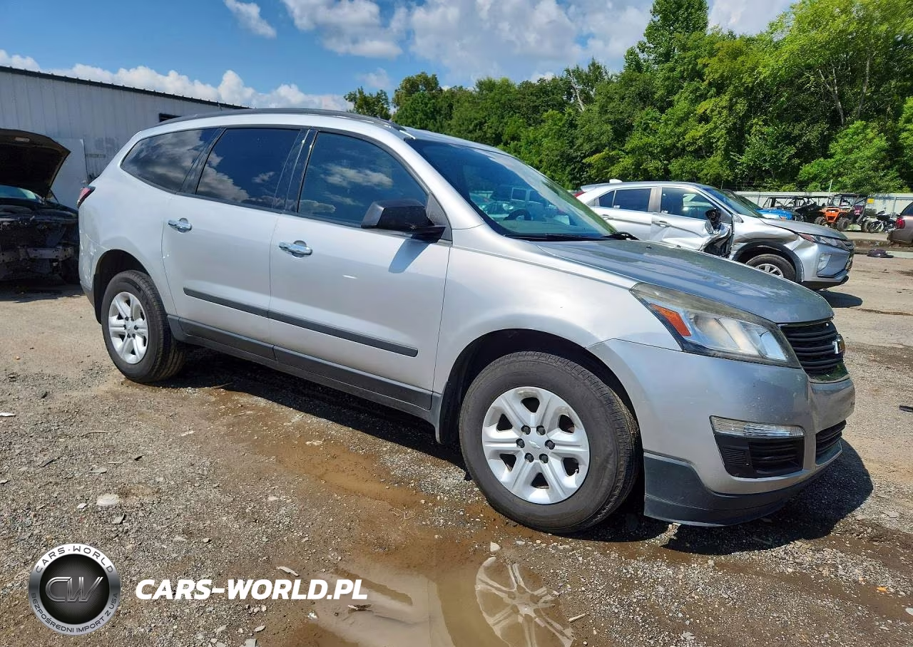 2017 Chevrolet Traverse Ls VIN:1GNKRFKD5HJ335737 - 4