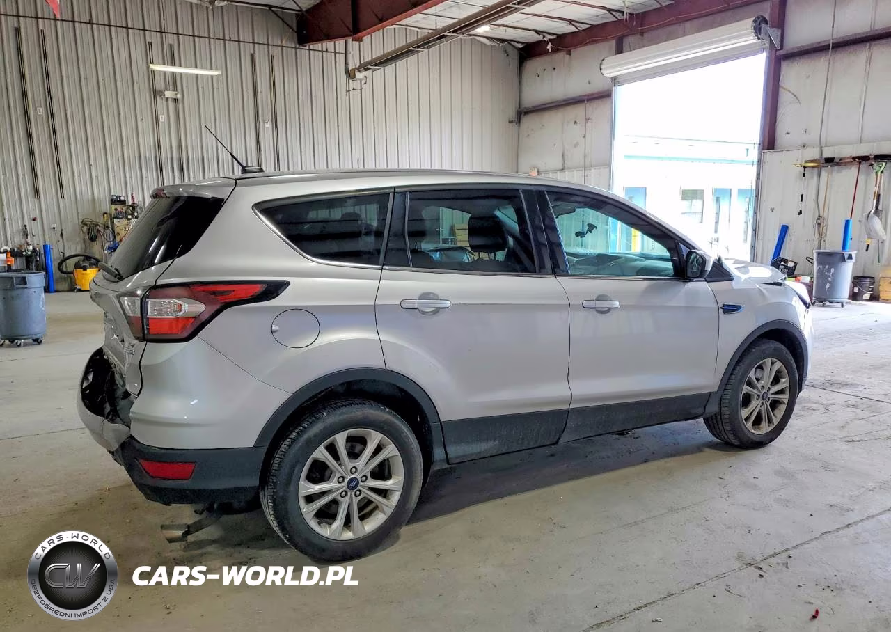 2017 Ford Escape Se VIN:1FMCU9GD6HUA84940 - 3