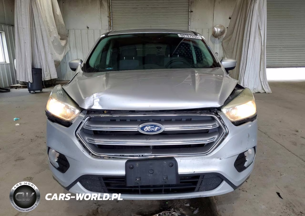 2017 Ford Escape Se VIN:1FMCU9GD6HUA84940 - 5