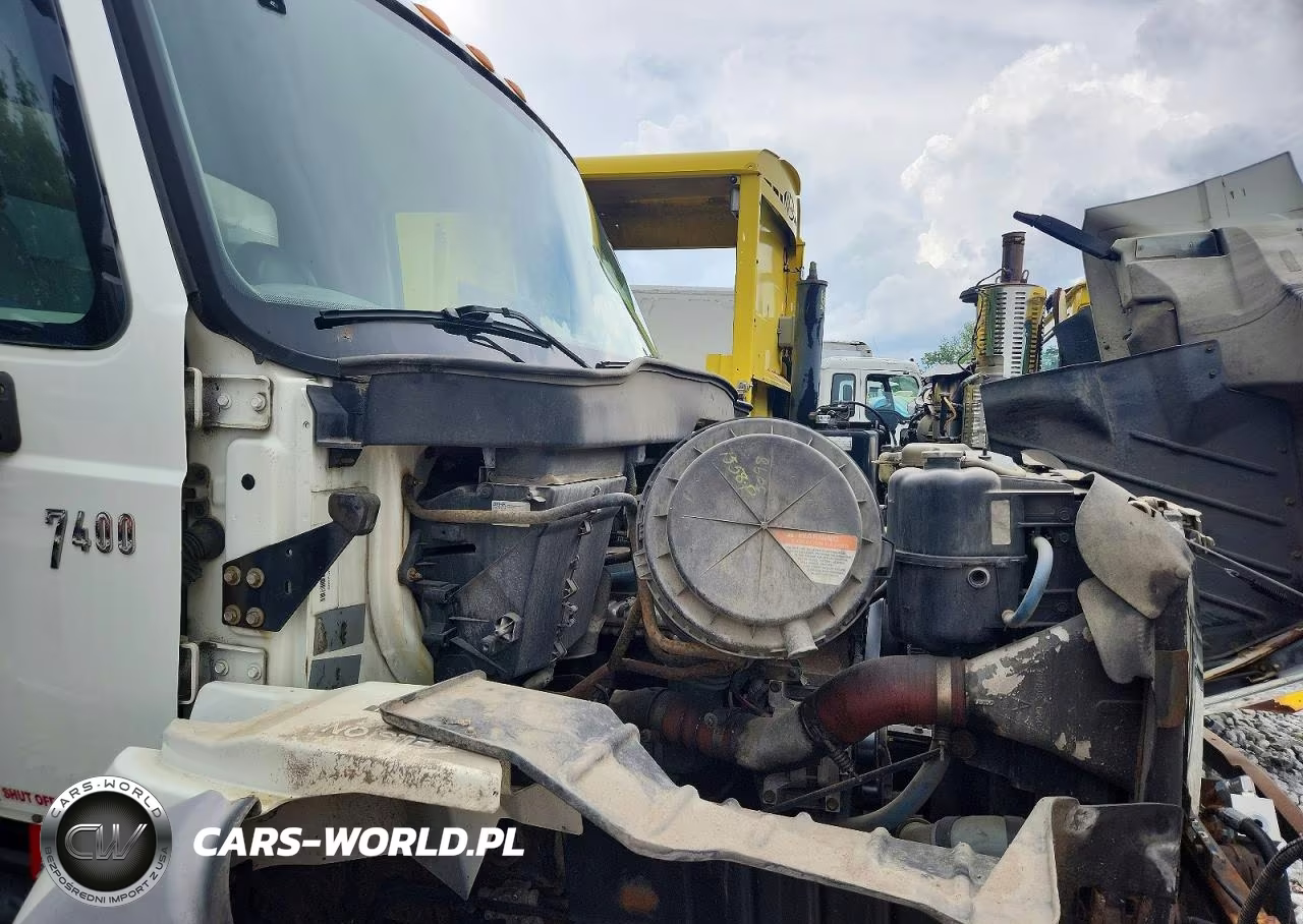 2007 International 7400 Dump Truck VIN:1HTWGAZT87J482765 - 10