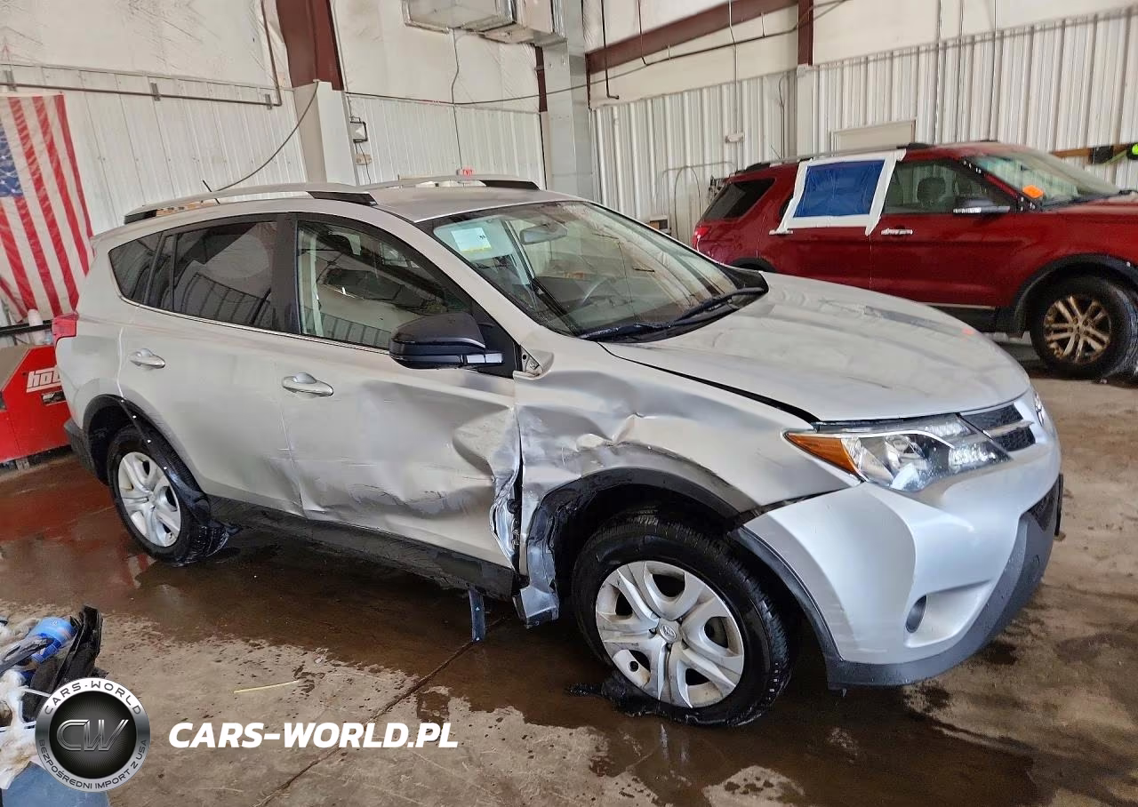 2015 Toyota Rav4 Le VIN:JTMBFREV9FD152473 - 4