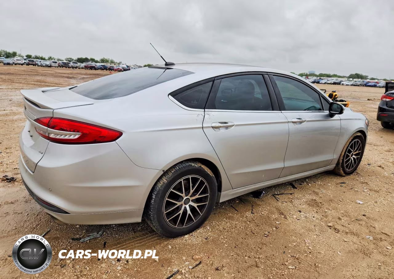 2018 Ford Fusion Se VIN:3FA6P0H70JR144985 - 3