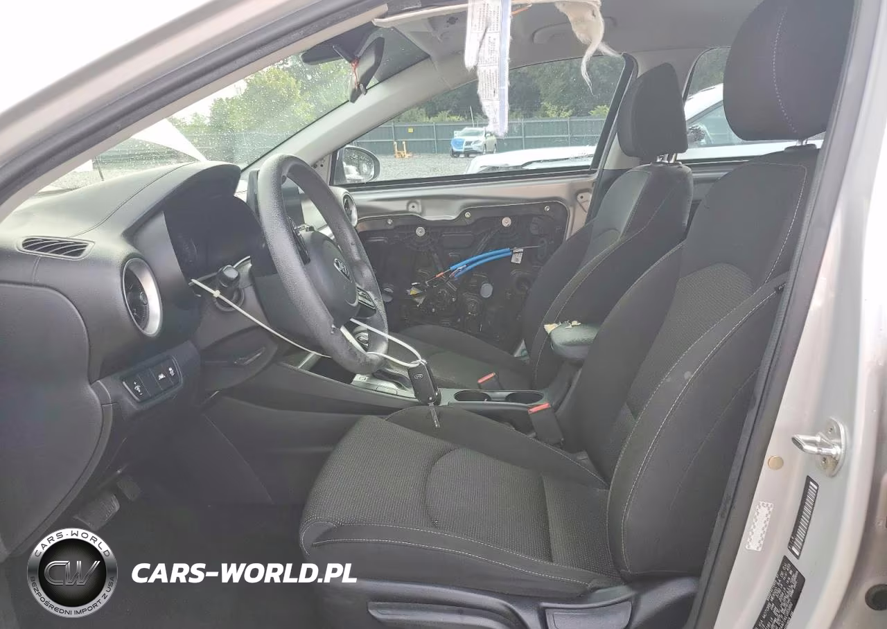 2019 Kia Forte Lxs VIN:3KPF24AD1KE085860 - 7