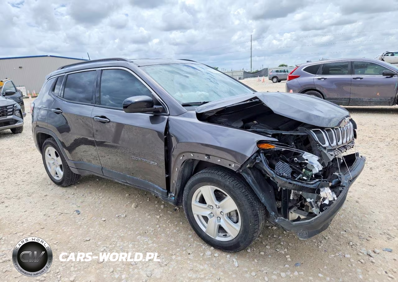 2022 Jeep Compass Latitude VIN:3C4NJCBB7NT137238 - 4