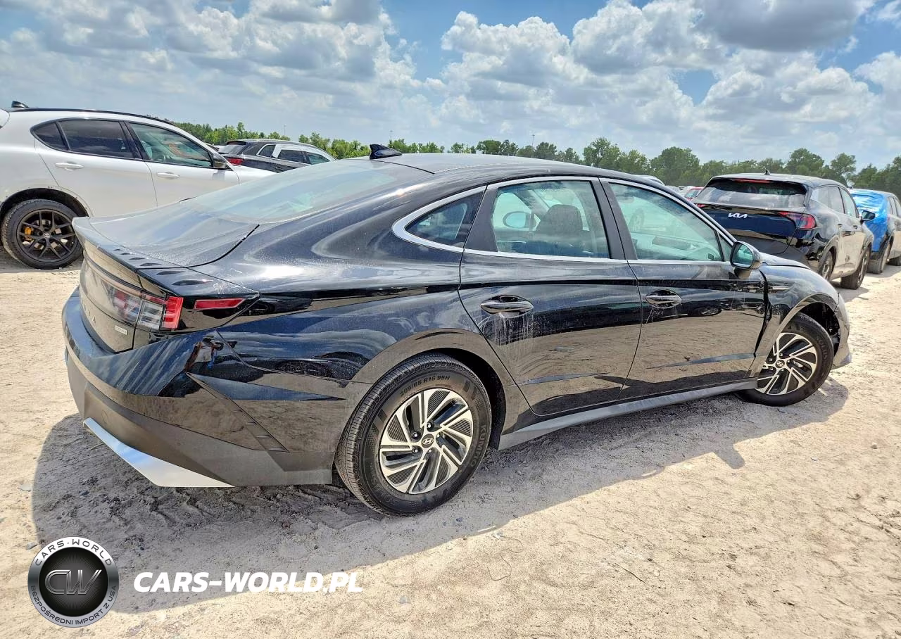 2026 Hyundai Sonata Hybrid Blue VIN:KMHL24JJ6TA157922 - 3