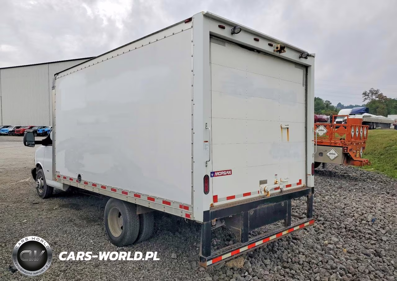 2020 Chevrolet Express Box Truck VIN:1GB3GSCG2L1143130 - 2