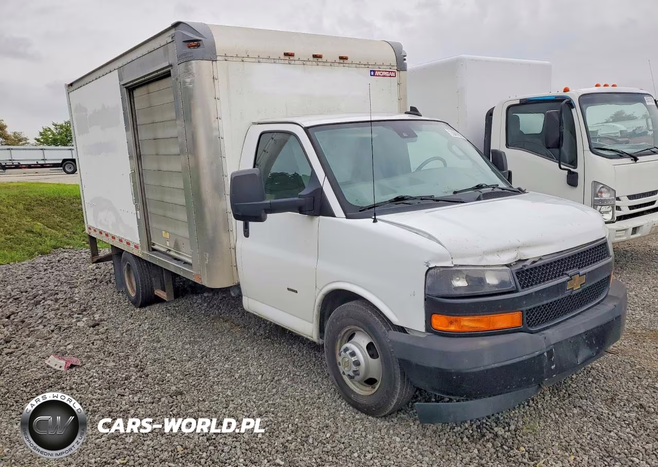2020 Chevrolet Express Box Truck VIN:1GB3GSCG2L1143130 - 4