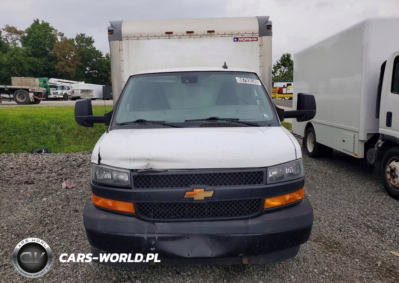 2020 Chevrolet Express Box Truck VIN:1GB3GSCG2L1143130 - 5