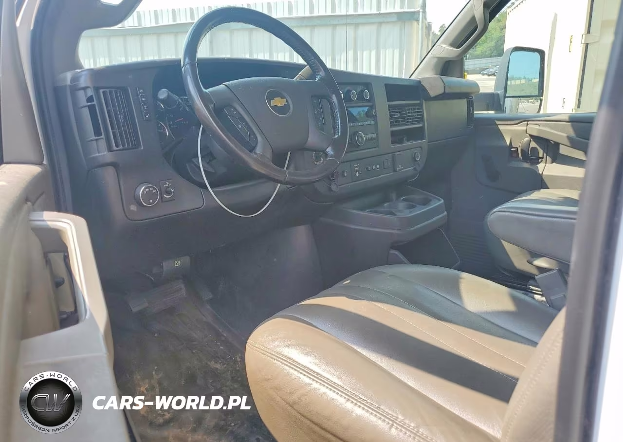 2020 Chevrolet Express Box Truck VIN:1GB3GSCG2L1143130 - 8