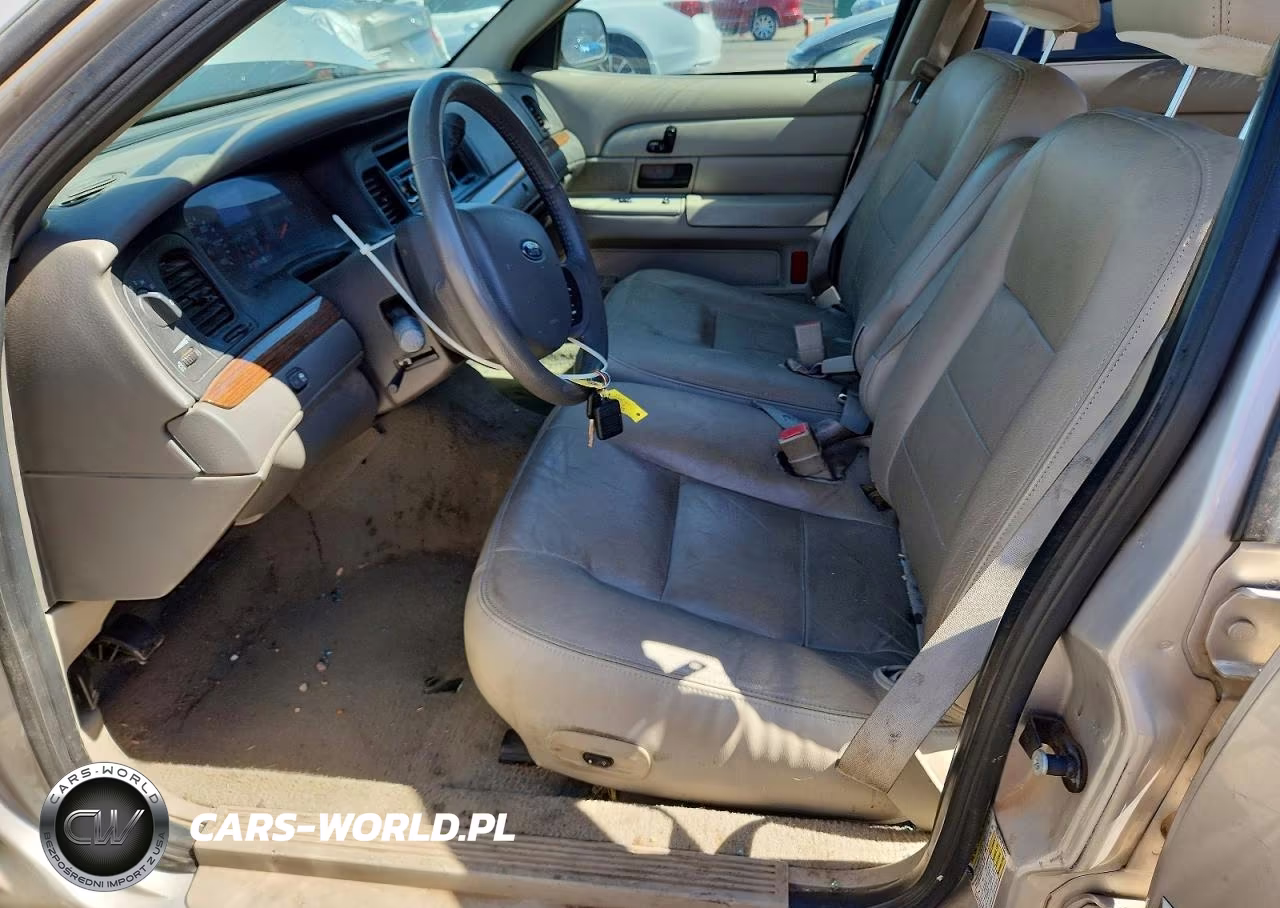 2007 Ford Crown Victoria Lx VIN:2FAFP74V17X145828 - 7