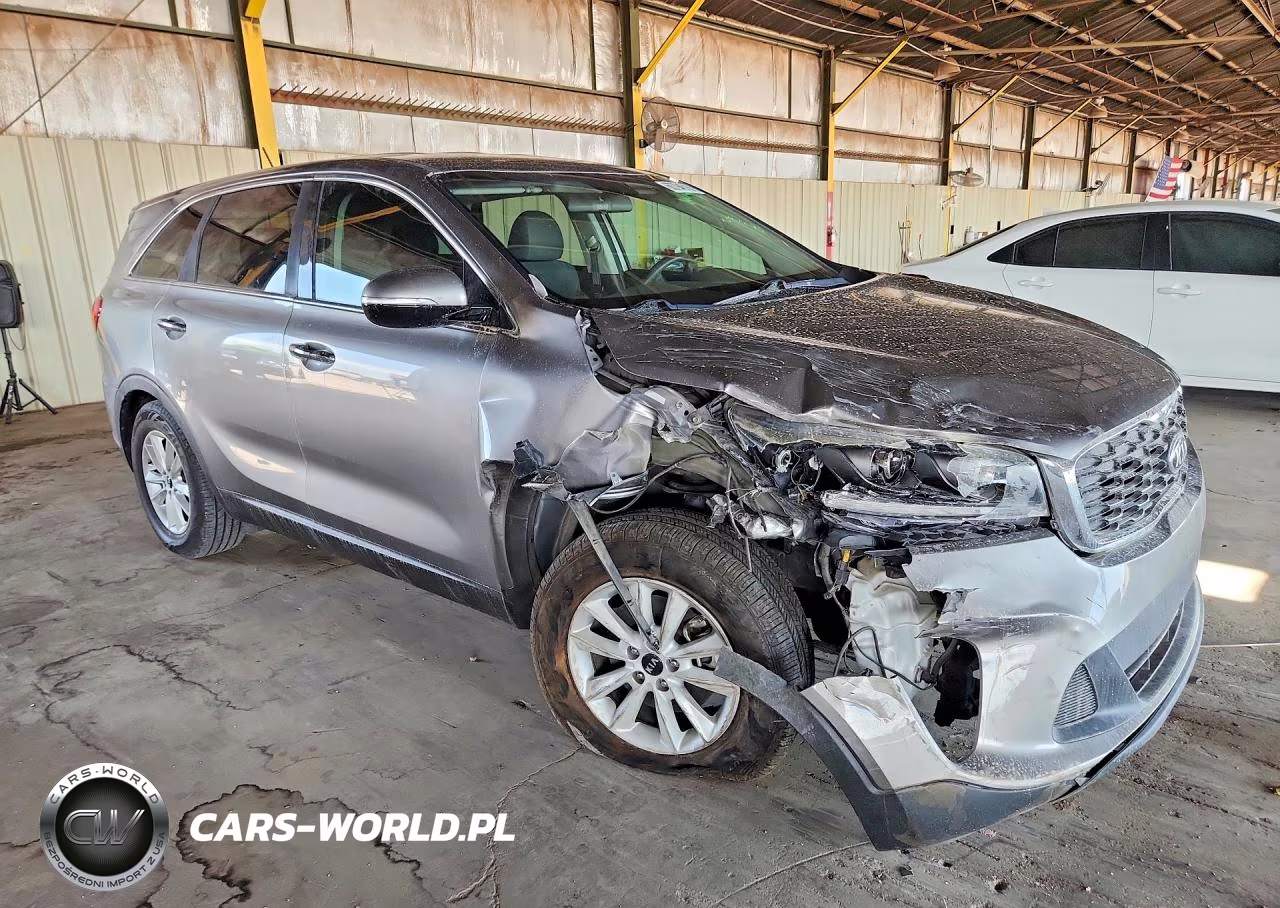 2019 Kia Sorento L VIN:5XYPG4A37KG492808 - 4