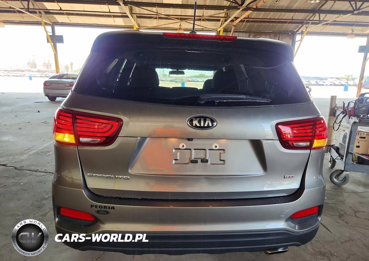 2019 Kia Sorento L VIN:5XYPG4A37KG492808 - 6