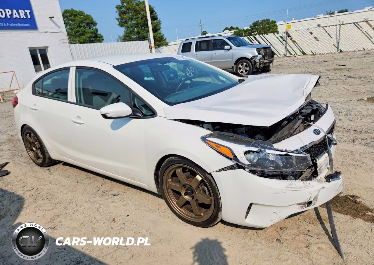 2018 Kia Forte Lx VIN:3KPFK4A73JE189968 - 4