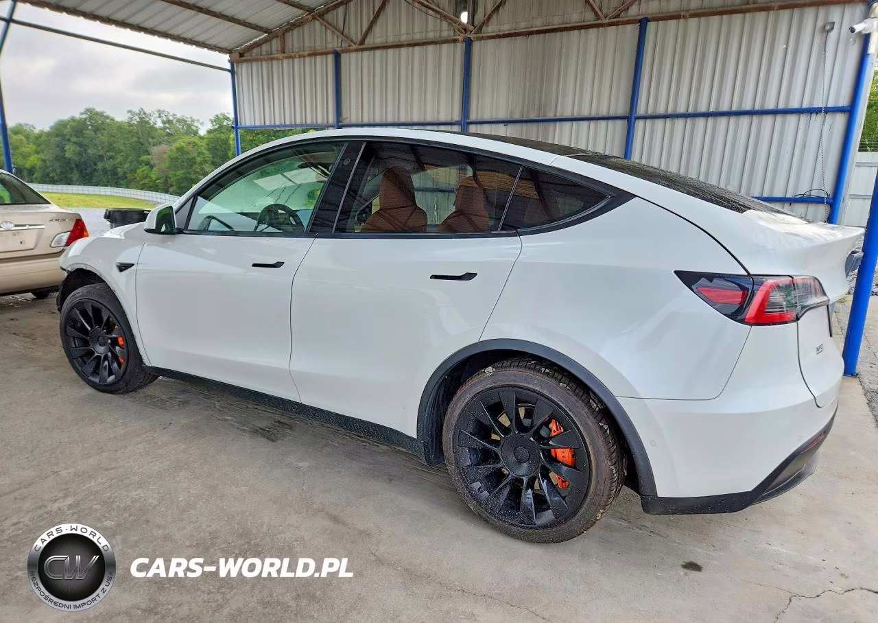 2021 Tesla Model Y VIN:5YJYGDED3MF103714 - 2