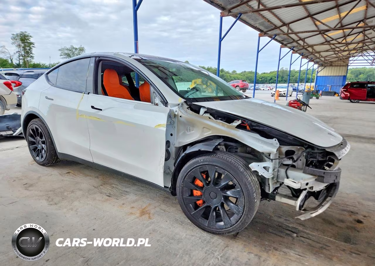 2021 Tesla Model Y VIN:5YJYGDED3MF103714 - 4