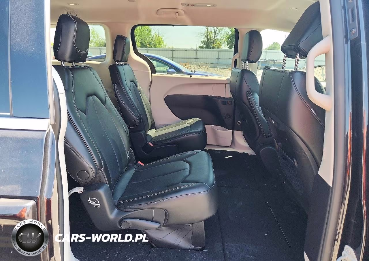 2023 Chrysler Pacifica Touring L VIN:2C4RC3BGXPR545553 - 11