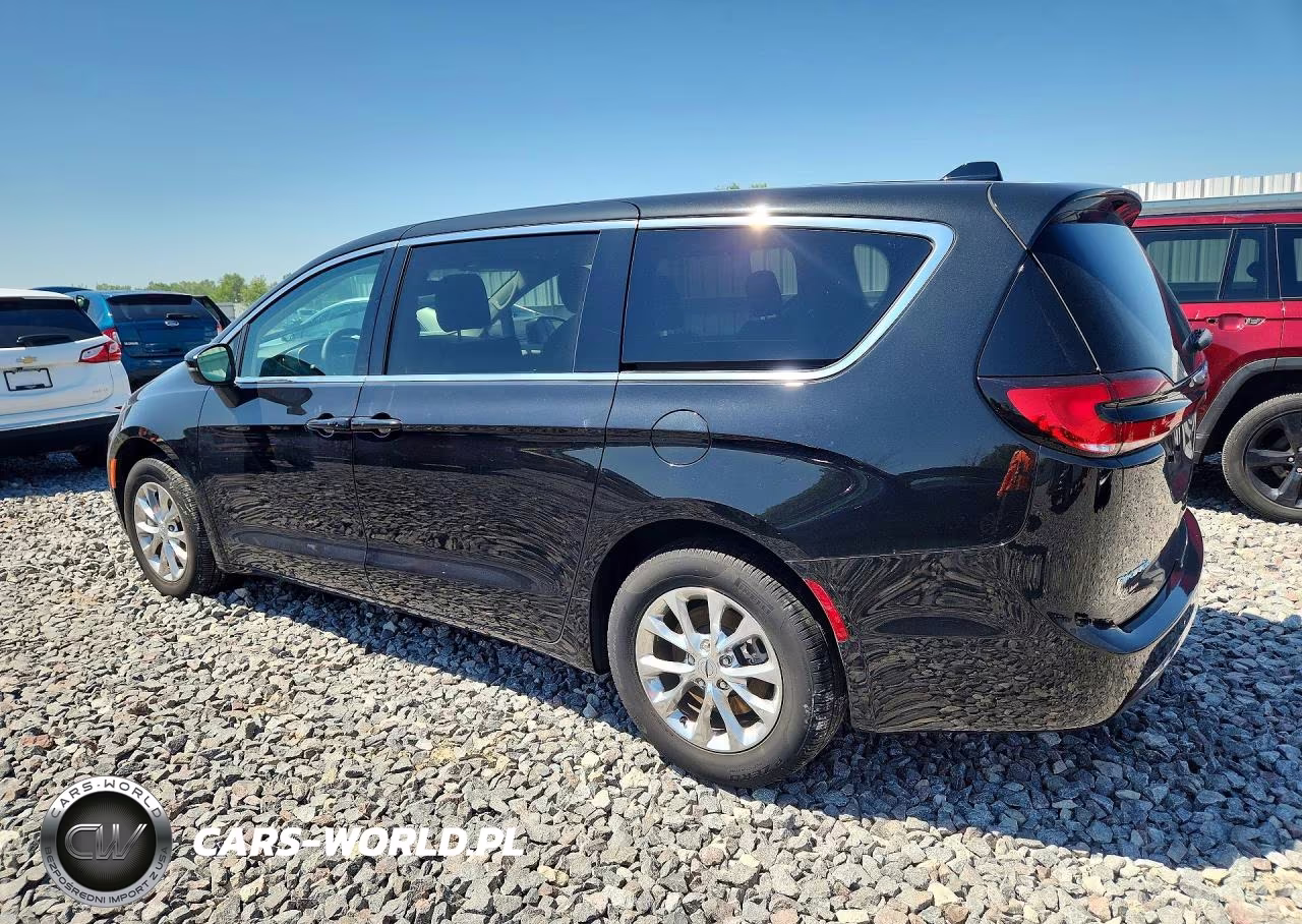 2023 Chrysler Pacifica Touring L VIN:2C4RC3BGXPR545553 - 2