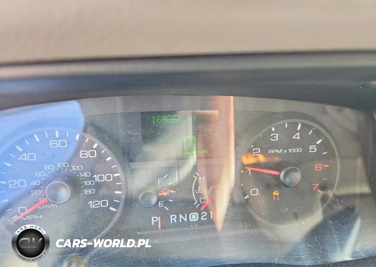 2006 Ford Crown Victoria Lx VIN:2FAFP74W26X129158 - 9