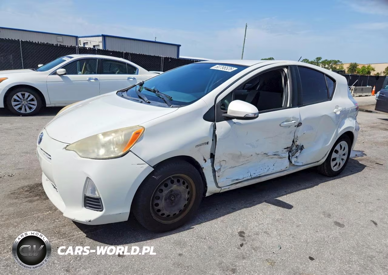 2013 Toyota Prius C One