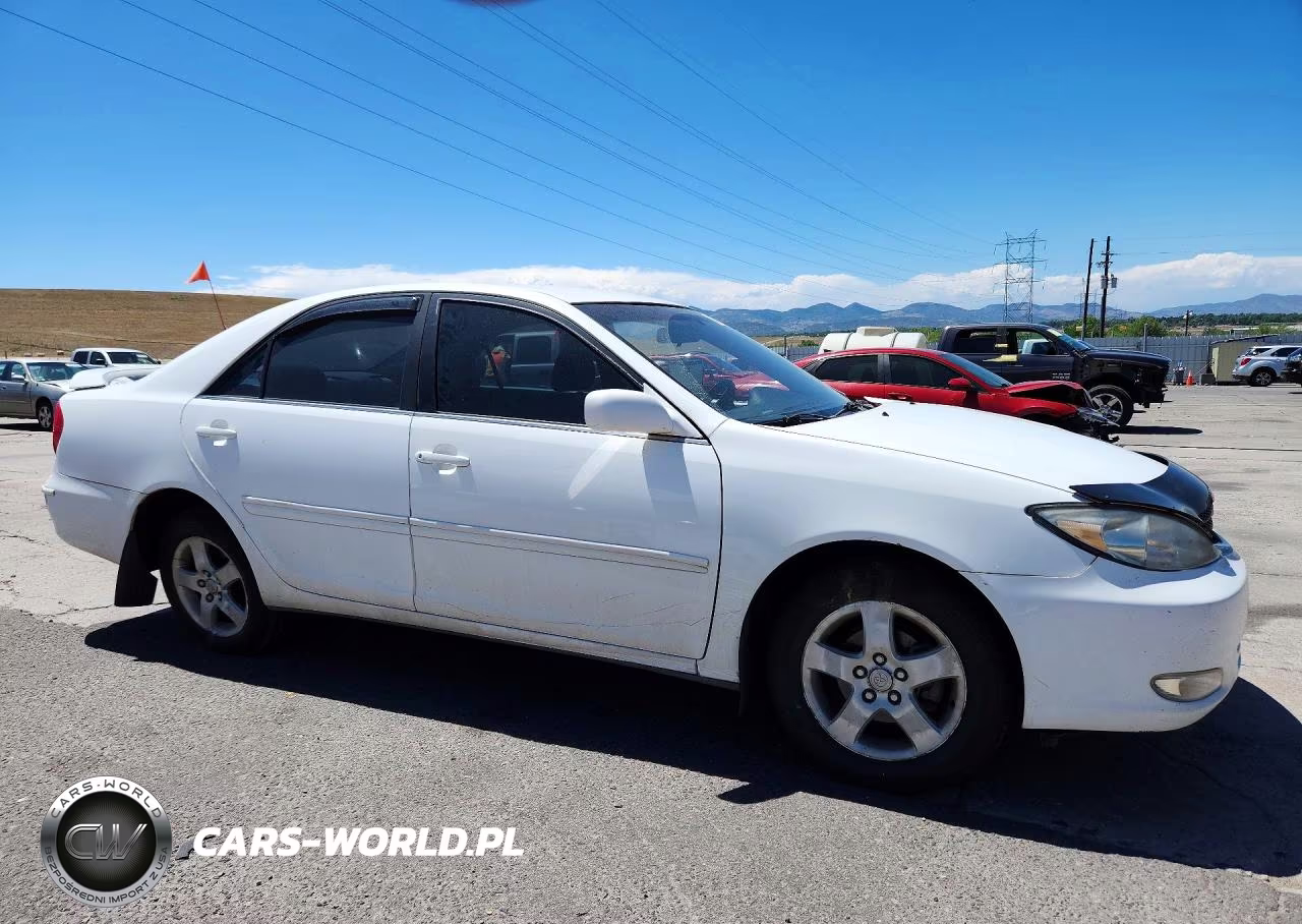 2002 Toyota Camry Se VIN:JTDBE30K320048835 - 4
