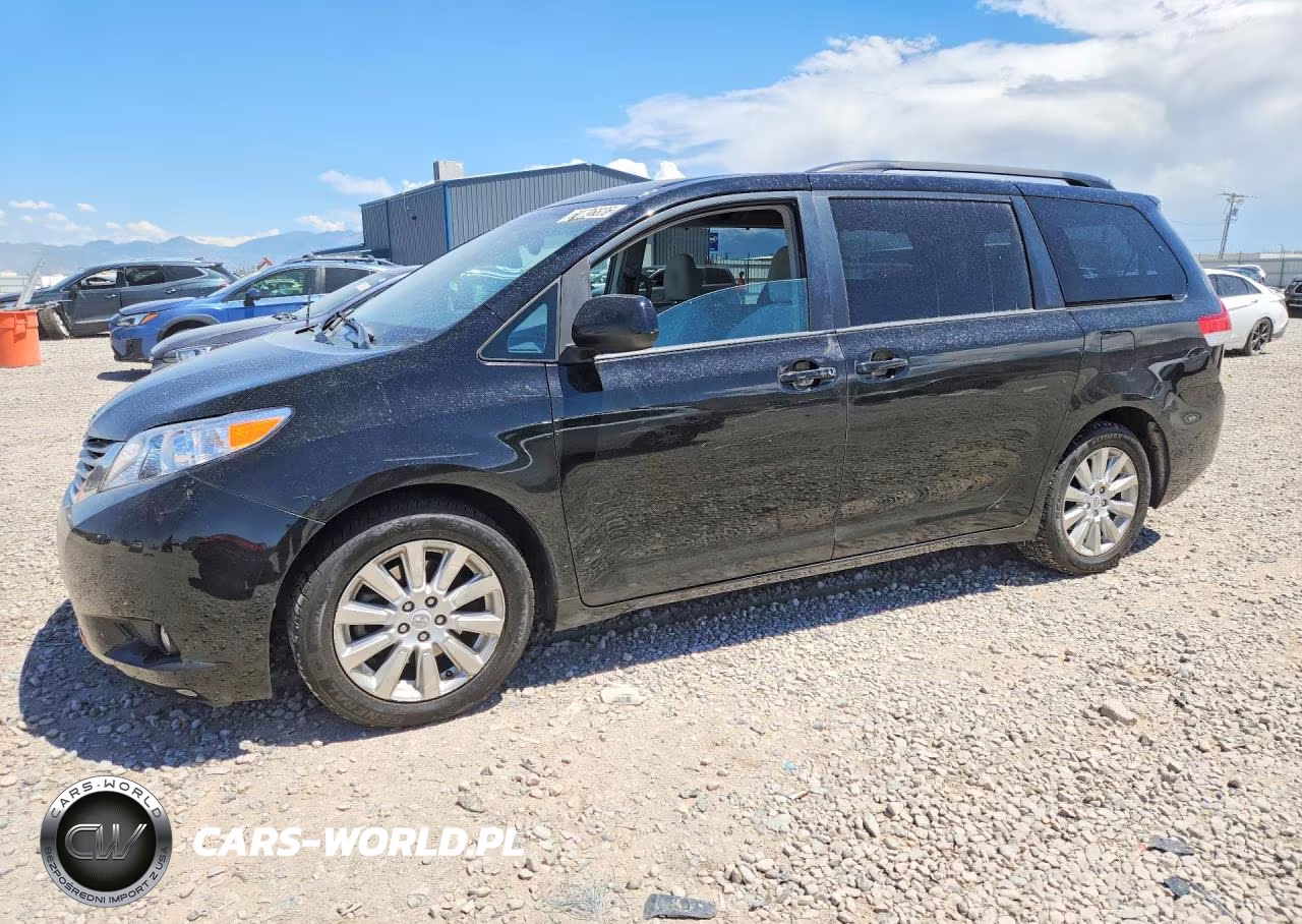 2012 Toyota Sienna Le – zdjęcie 1 z 13