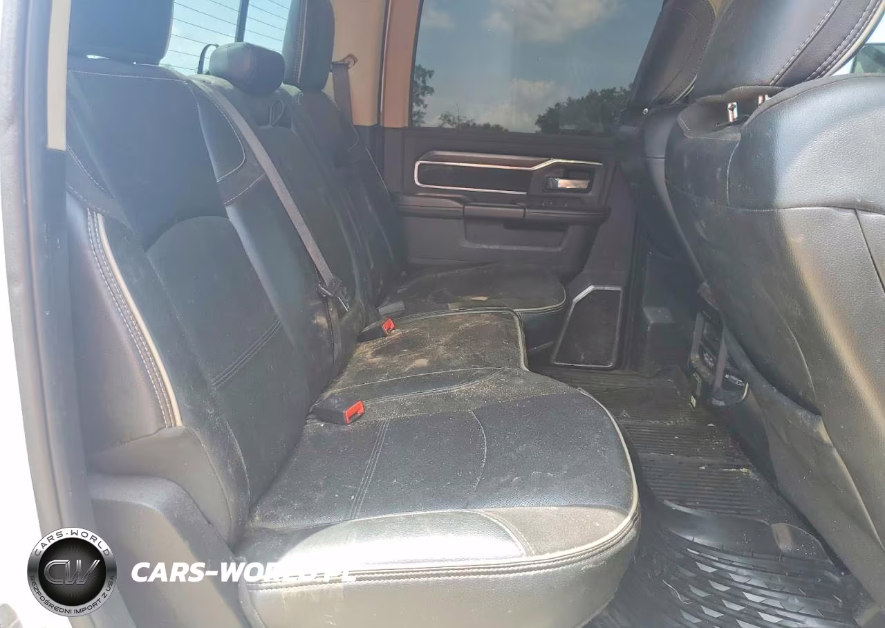 2021 Ram 3500 Laramie VIN:3C63RRJL6MG592674 - 10