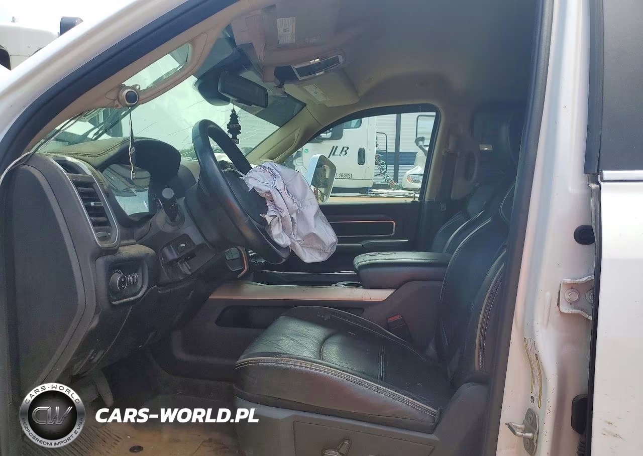 2021 Ram 3500 Laramie VIN:3C63RRJL6MG592674 - 7