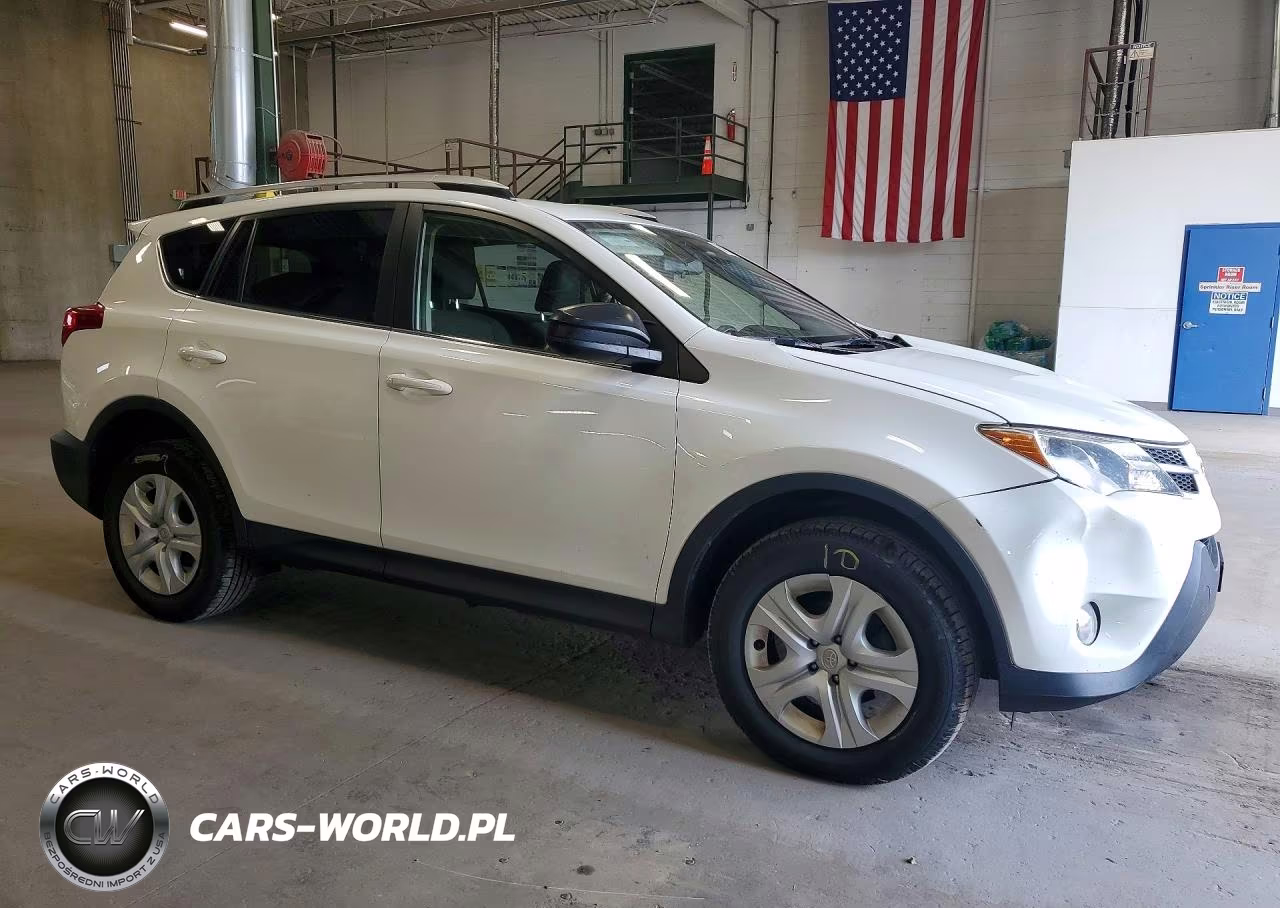 2015 Toyota Rav4 Le VIN:JTMBFREV3FJ043315 - 4