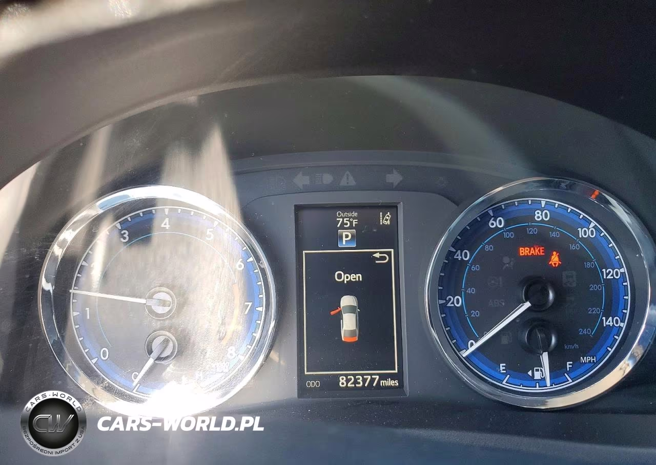 2018 Toyota Corolla Se VIN:2T1BURHE4JC008028 - 9