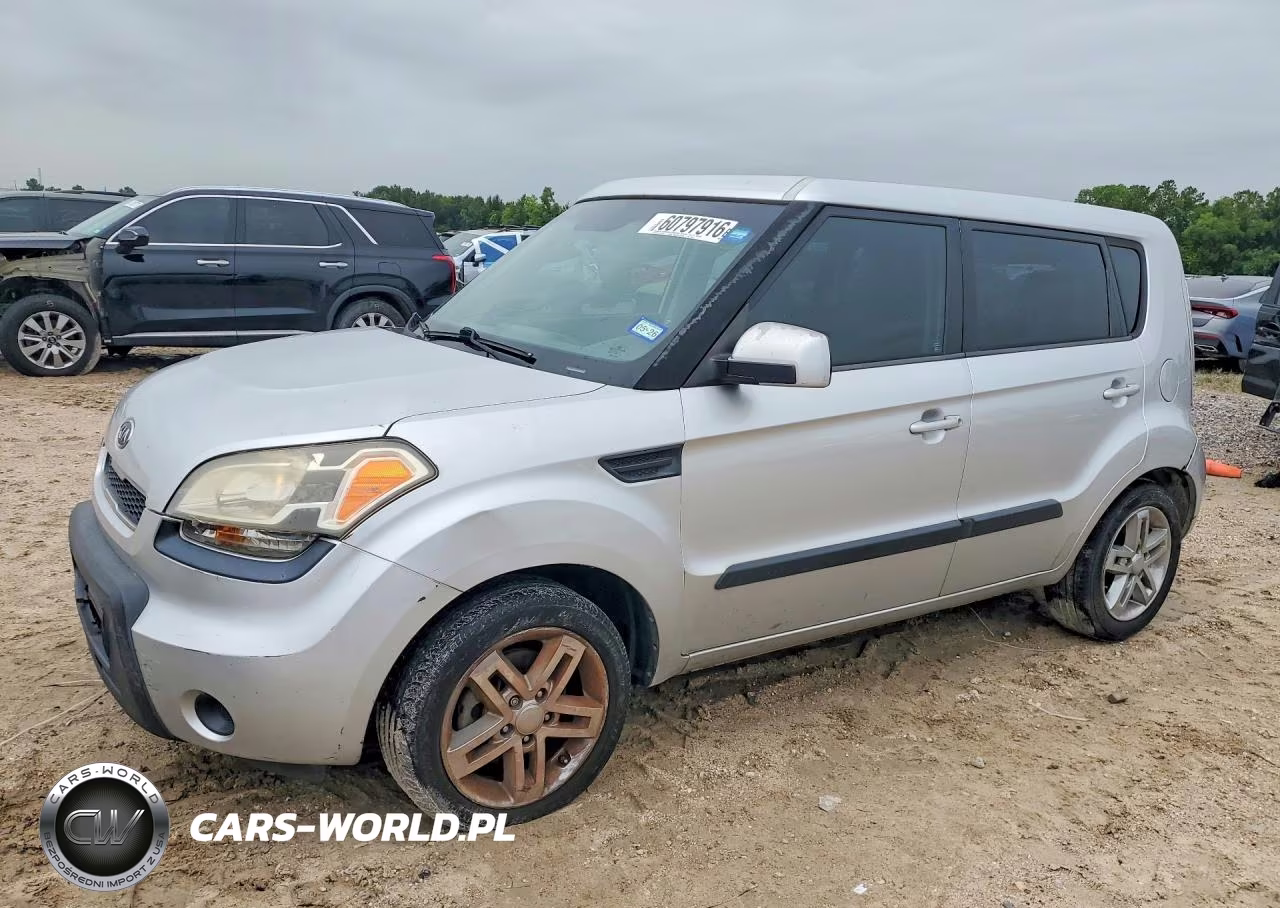 2011 Kia Soul +