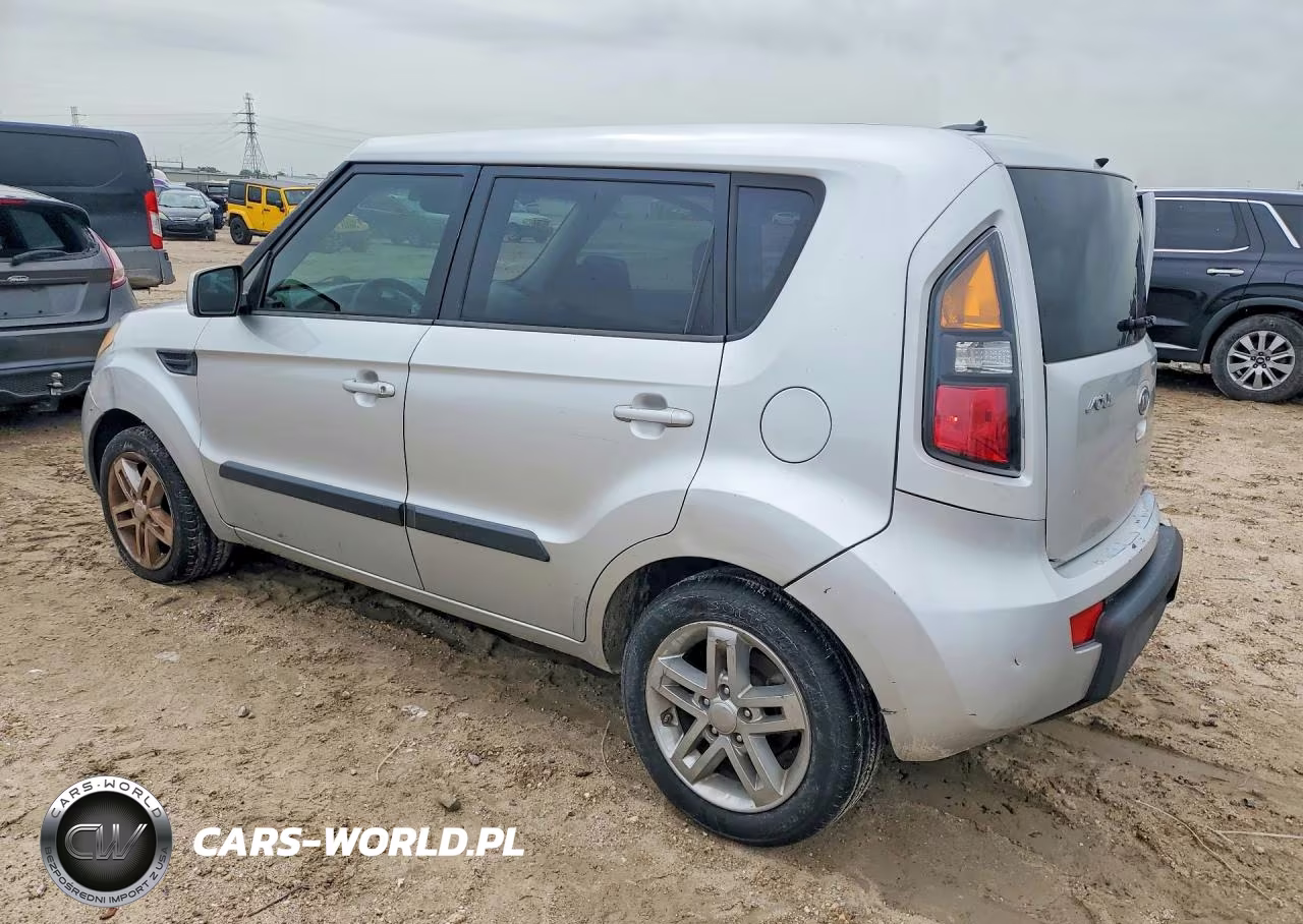 2011 Kia Soul + VIN:KNDJT2A24B7334145 - 2