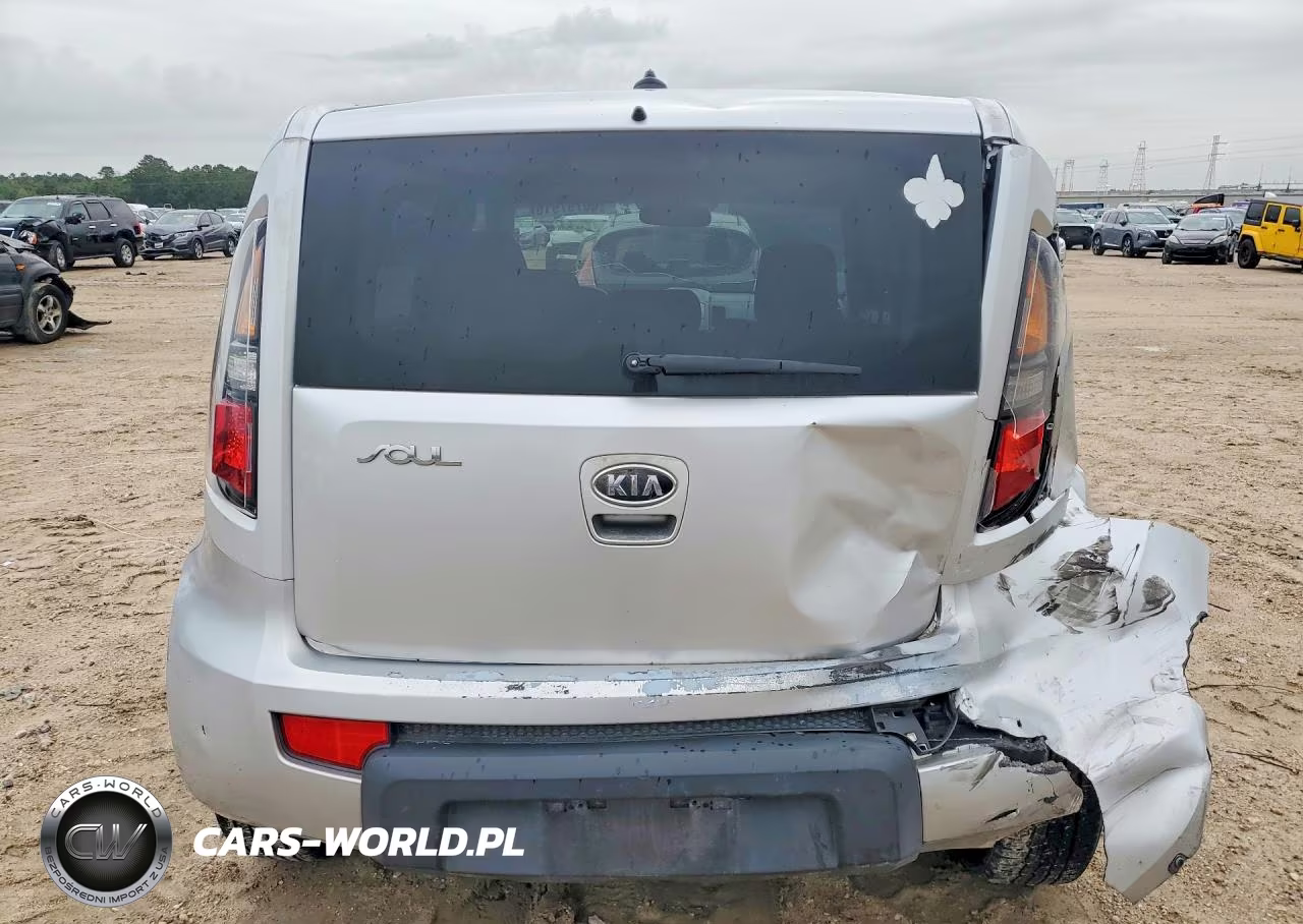 2011 Kia Soul + VIN:KNDJT2A24B7334145 - 6