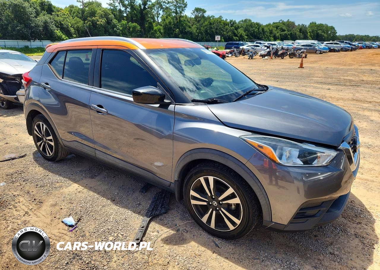 2018 Nissan Kicks Sv VIN:3N1CP5CU1JL518453 - 4