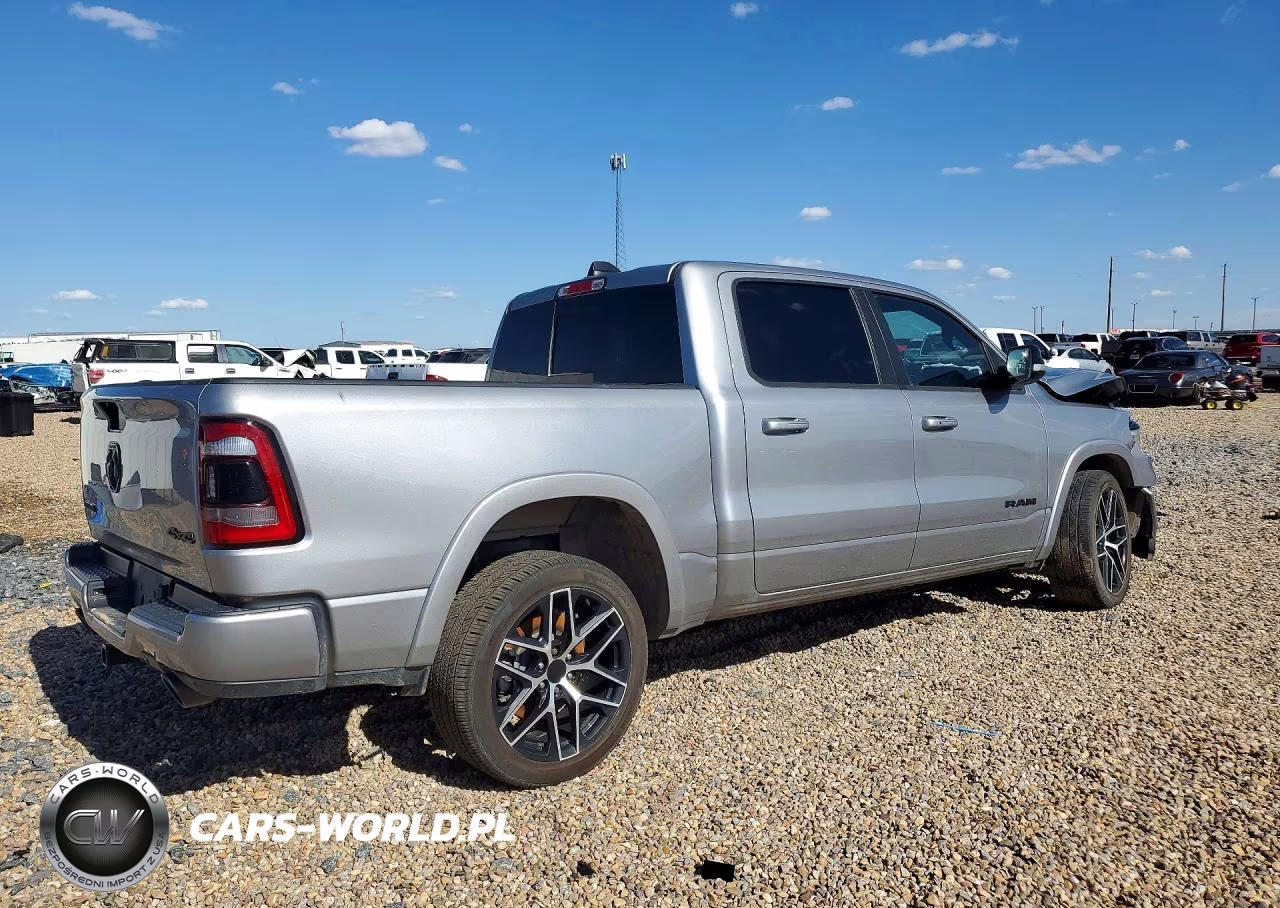 2022 Ram 1500 Laramie VIN:1C6SRFJT0NN188255 - 3