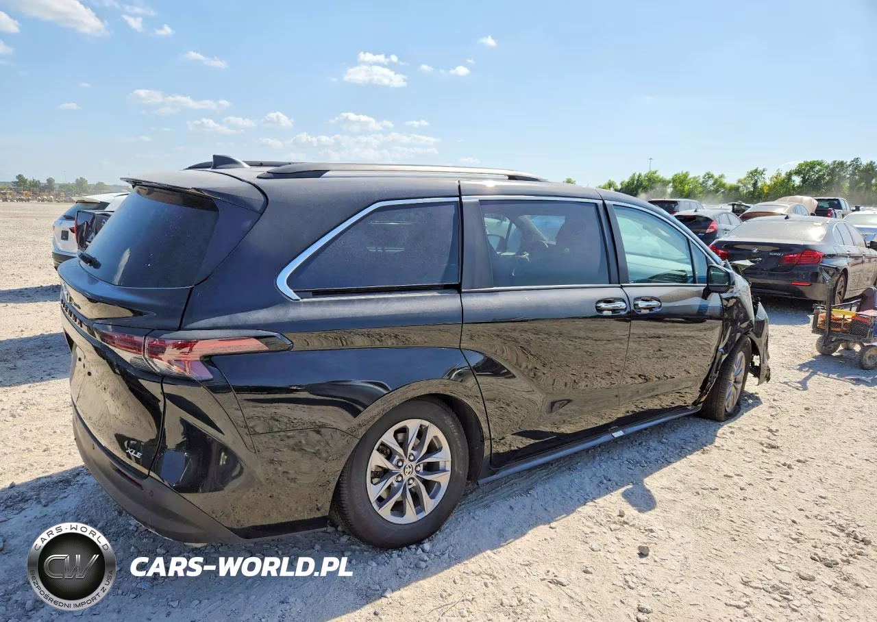 2026 Toyota Sienna Xle 8-Passenger VIN:5TDYRKEC0TS293021 - 3