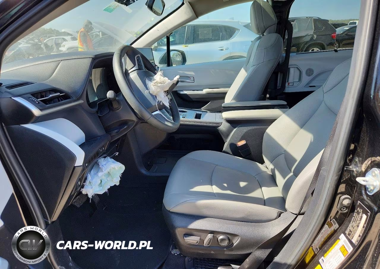 2026 Toyota Sienna Xle 8-Passenger VIN:5TDYRKEC0TS293021 - 7