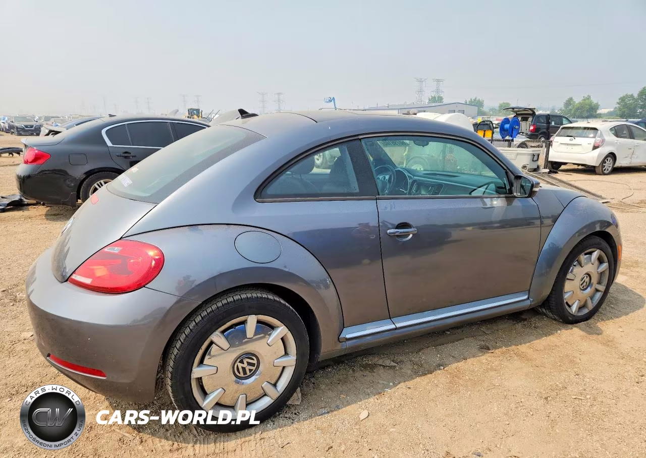 2014 Volkswagen Beetle VIN:3VWJP7AT5EM613587 - 3