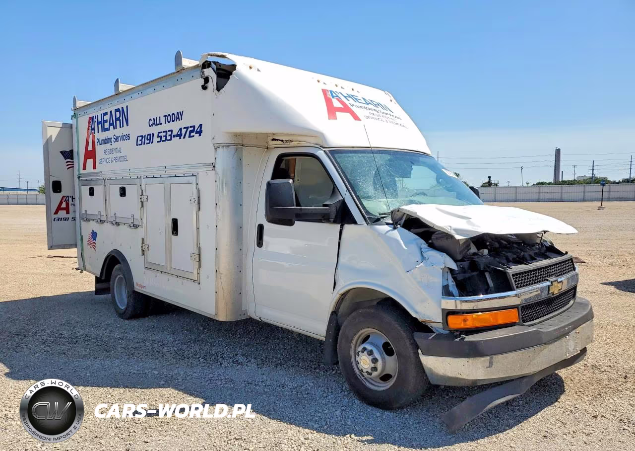 2017 Chevrolet Express Delivery Truck VIN:1GB3GSCG3H1130636 - 4